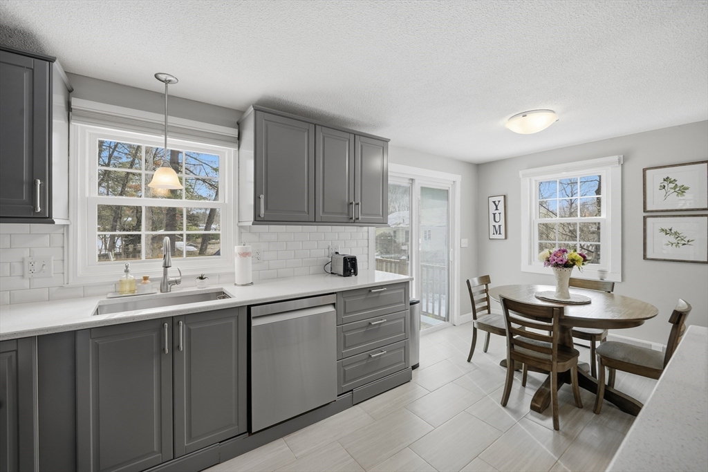 29 Sandra Road Easthampton, MA 01027 - Photo 14 of 42