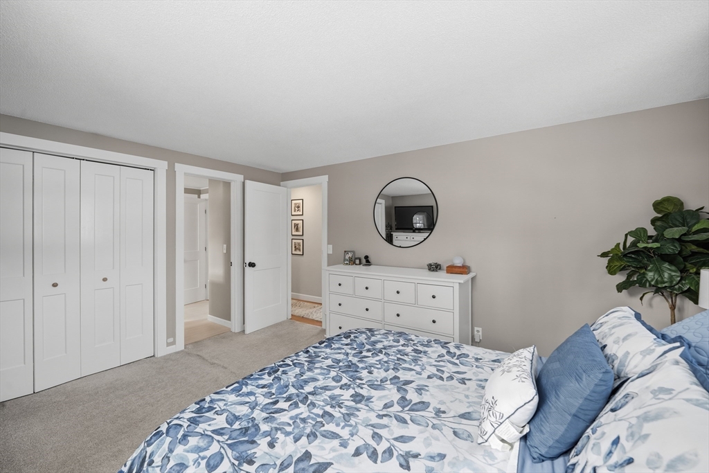 29 Sandra Road Easthampton, MA 01027 - Photo 17 of 42