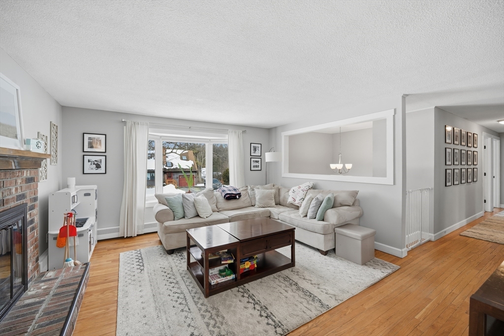 29 Sandra Road Easthampton, MA 01027 - Photo 5 of 42