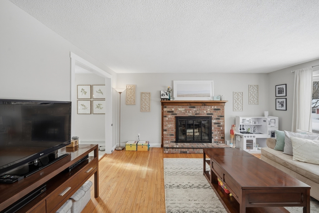 29 Sandra Road Easthampton, MA 01027 - Photo 7 of 42