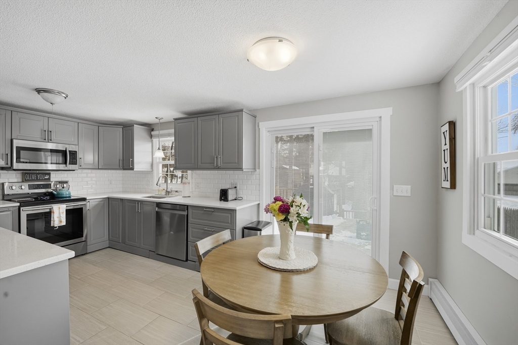 29 Sandra Road Easthampton, MA 01027 - Photo 10 of 42