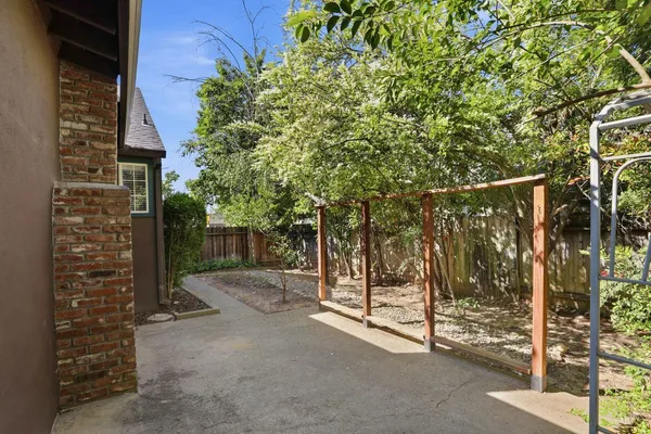 $495,000 | 3917 Kings Way, Sacramento, CA 95821