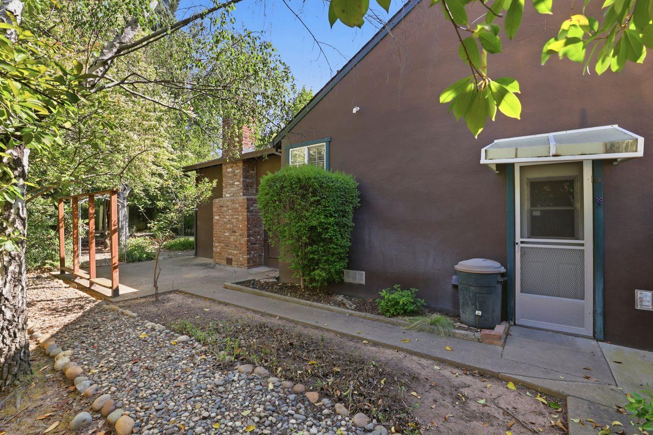 3917 Kings Way Sacramento, CA 95821 - Photo 27 of 34