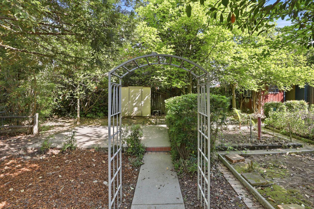 3917 Kings Way Sacramento, CA 95821 - Photo 30 of 34