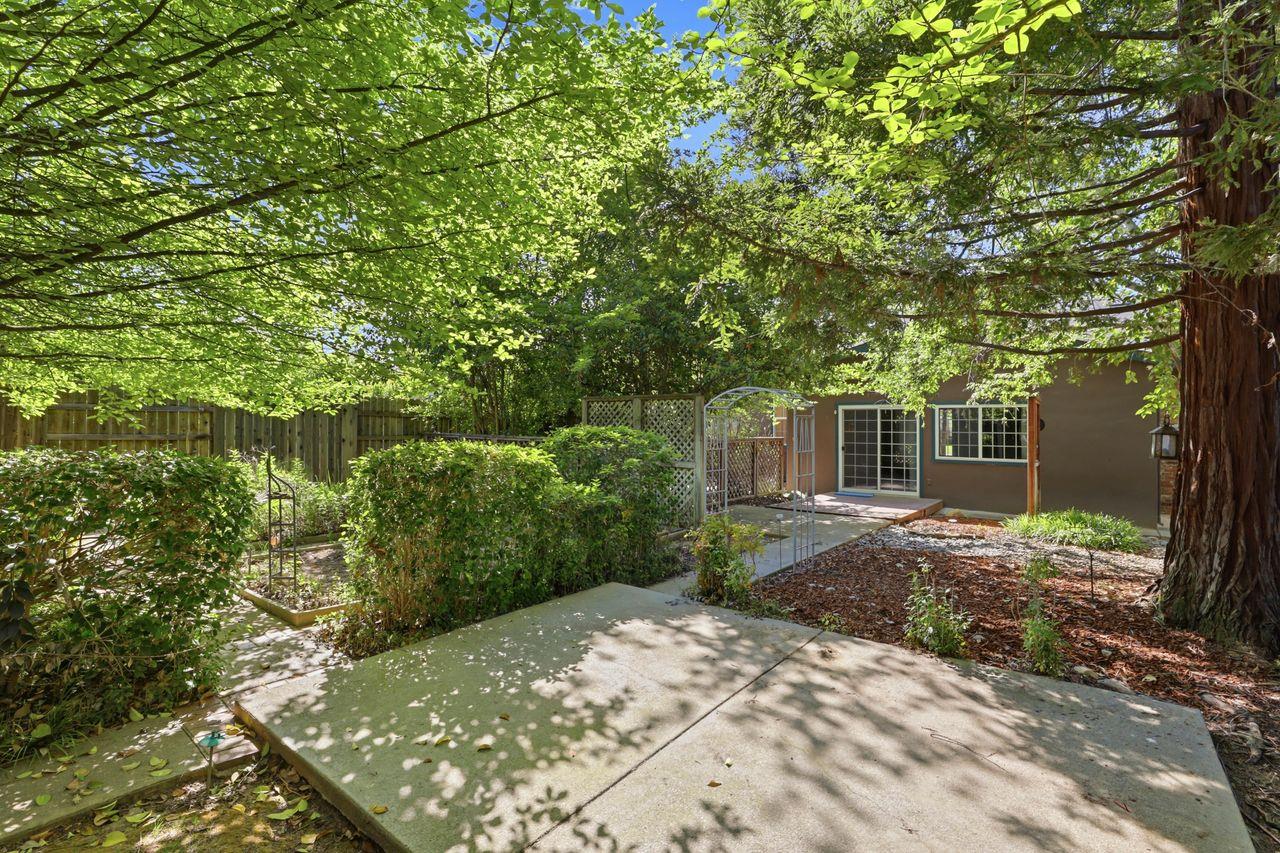 3917 Kings Way Sacramento, CA 95821 - Photo 31 of 34