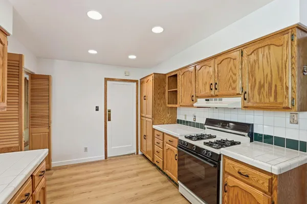 $495,000 | 3917 Kings Way, Sacramento, CA 95821