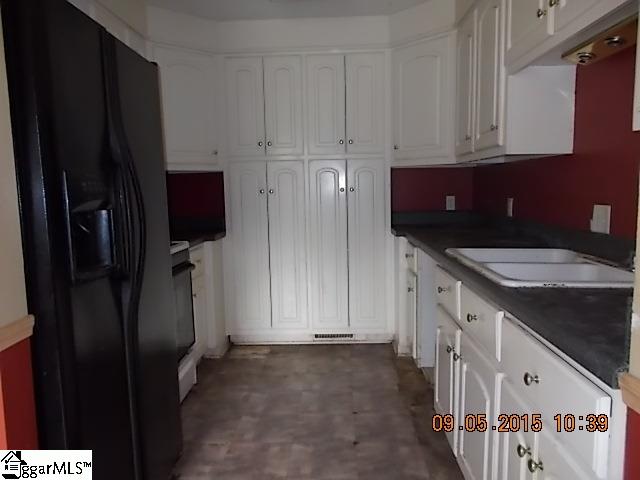 611 Mountain Creek Road Gray Court, SC 29645 - Photo 4 of 14 Gallery Image 4
