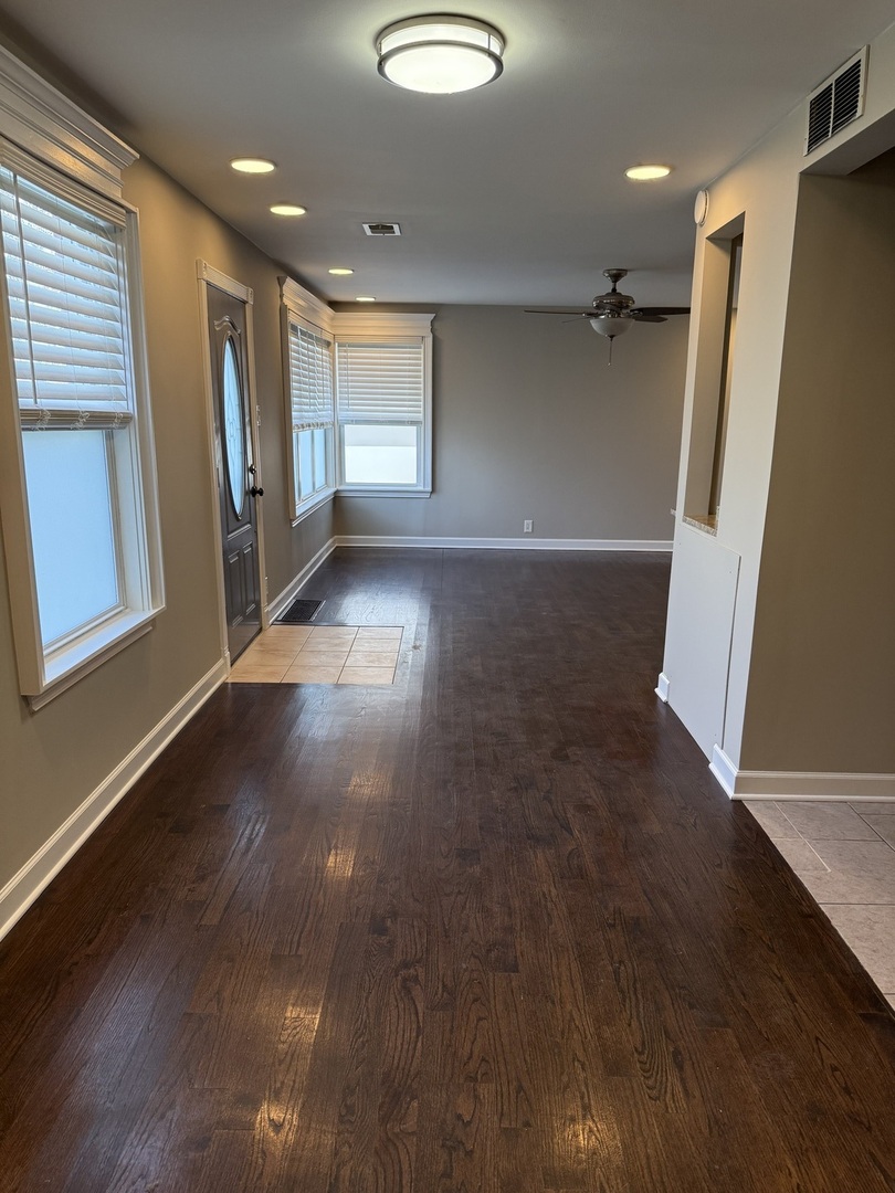 4655 West 84th Place Chicago, IL 60652 - Photo 4 of 12