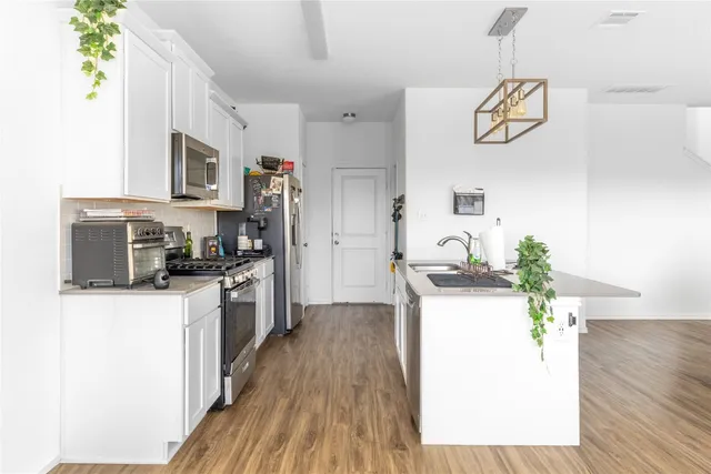 $1,900 | 313 Majestic Cedar Court, Liberty Hill, TX 78642