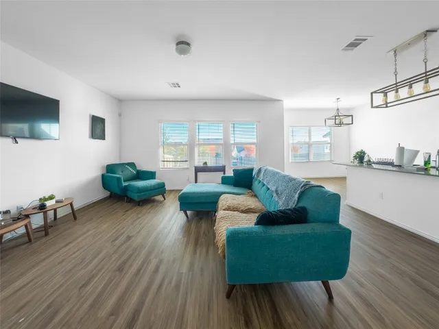 $1,900 | 313 Majestic Cedar Court, Liberty Hill, TX 78642