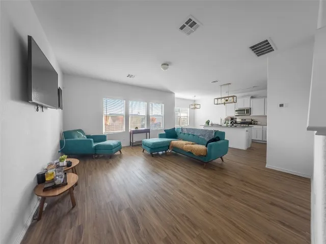 $1,900 | 313 Majestic Cedar Court, Liberty Hill, TX 78642