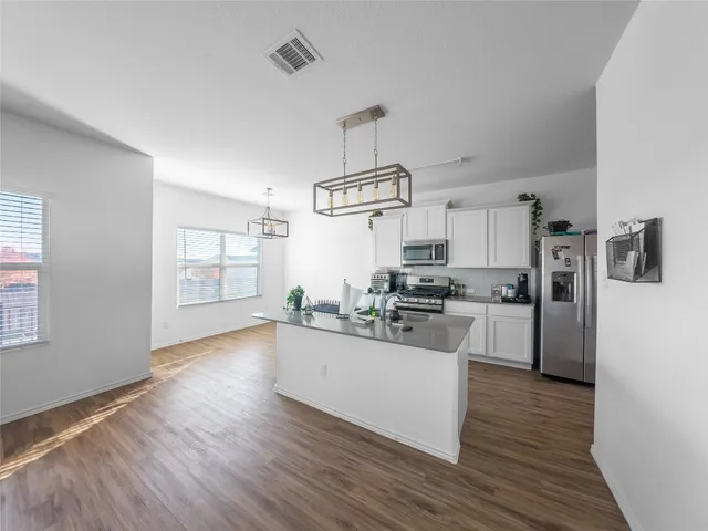 $1,900 | 313 Majestic Cedar Court, Liberty Hill, TX 78642