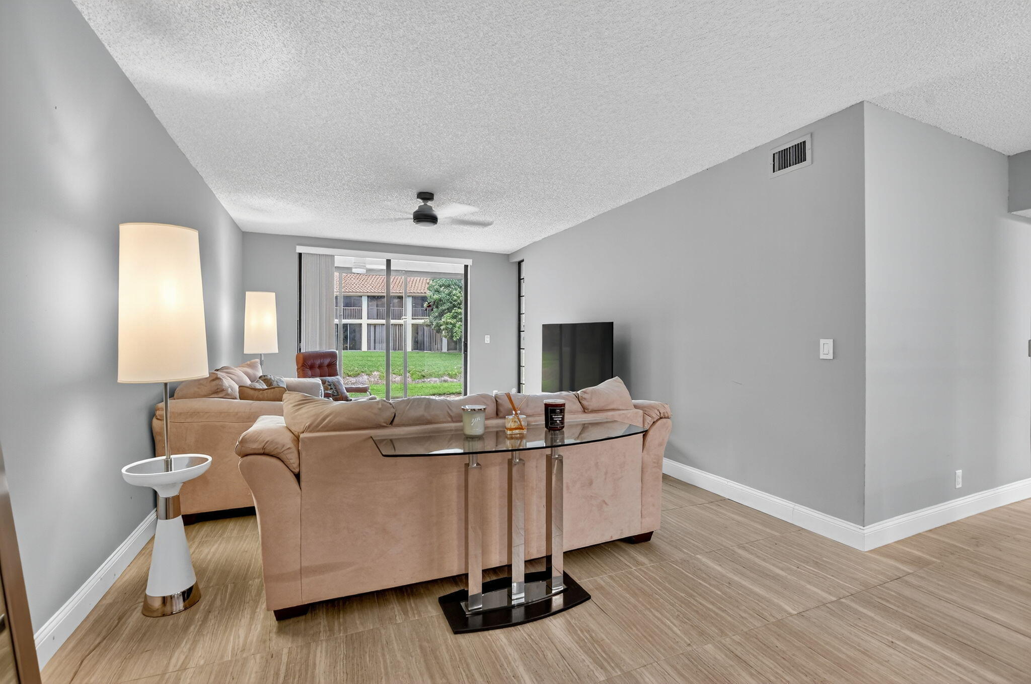 7773 La Mirada Drive Boca Raton, FL 33433 - Photo 7 of 39 Living area