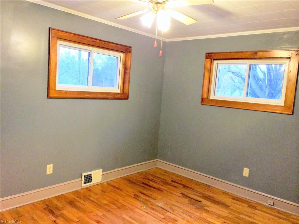 4301 Eck Road Jonesville, NC 28642 - Photo 8 of 10 Gallery Image 8