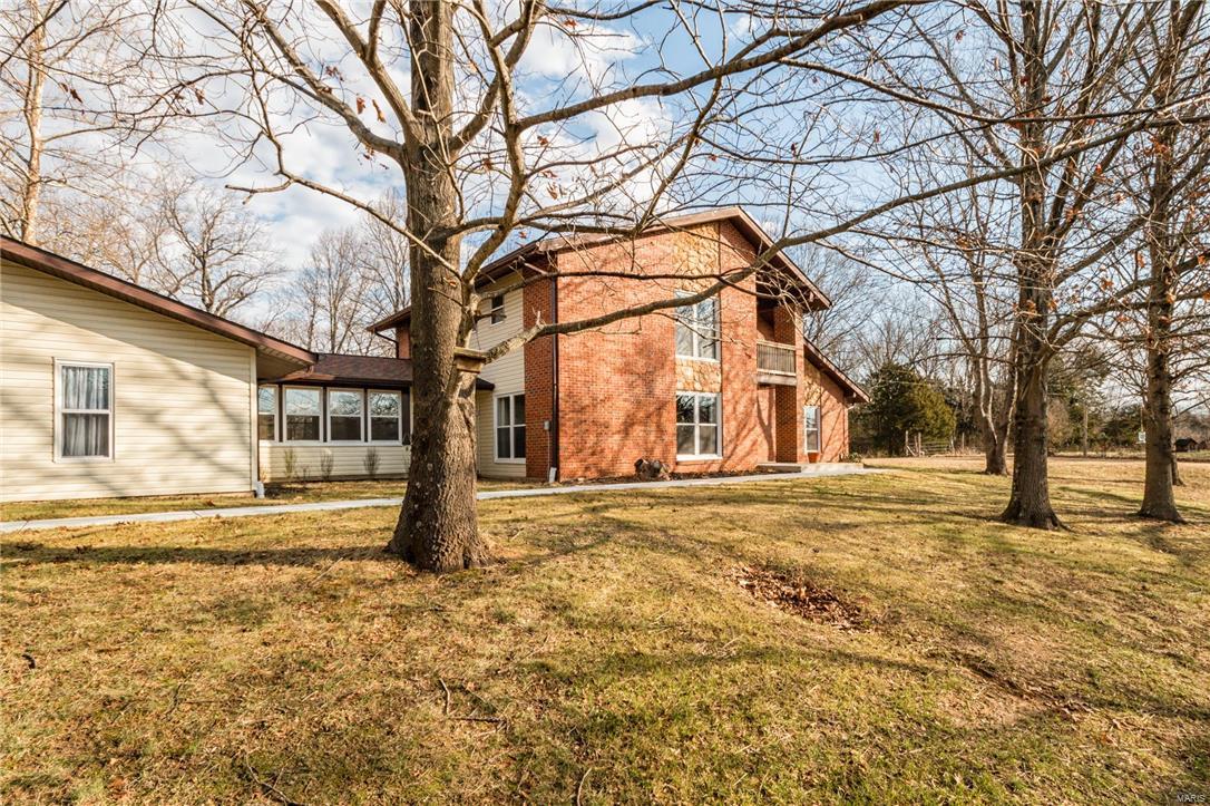 4133 Ll Road Fults, IL 62244 - Photo 4 of 56
