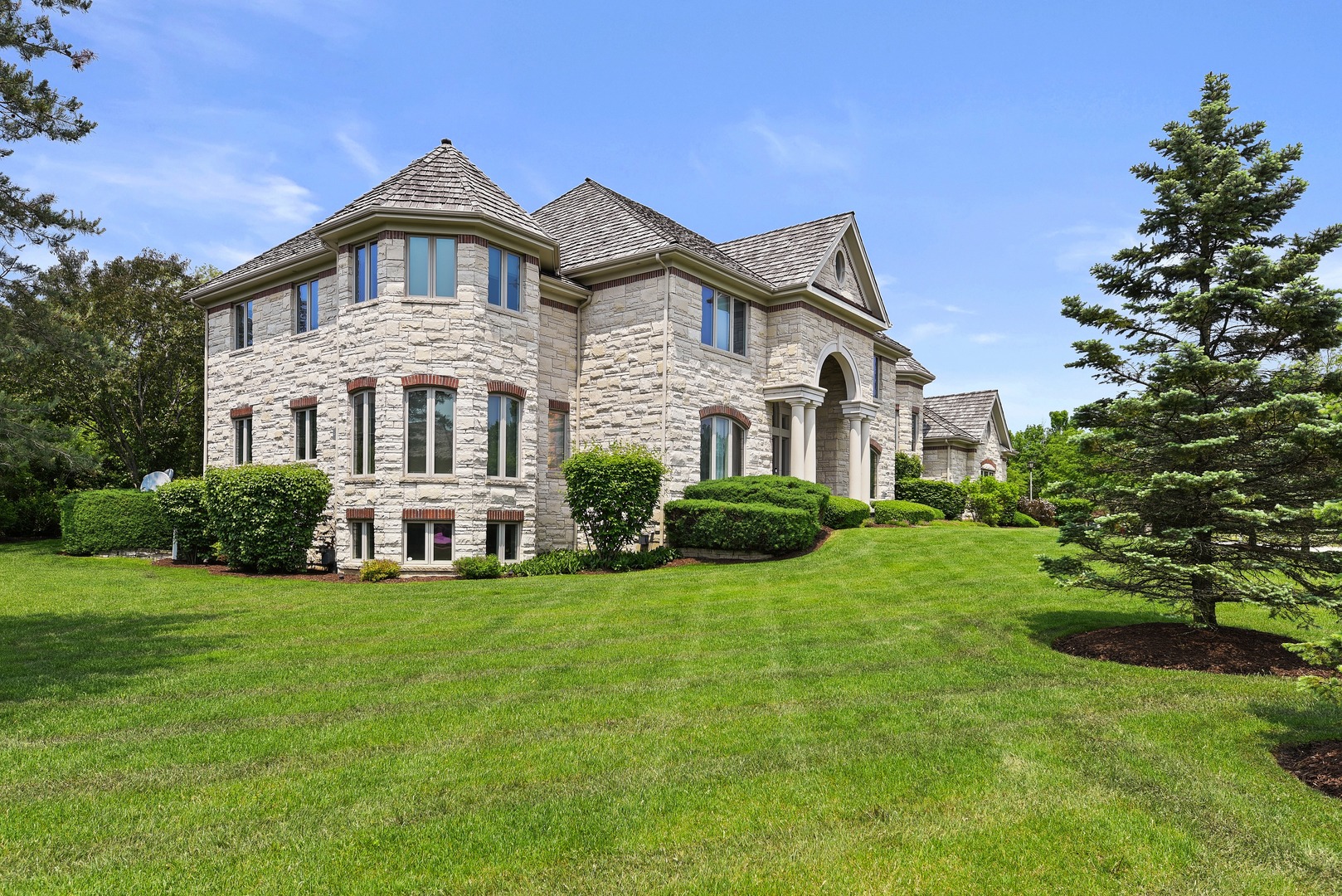 8512 Johnston Road Burr Ridge, IL 60527 - Photo 2 of 34