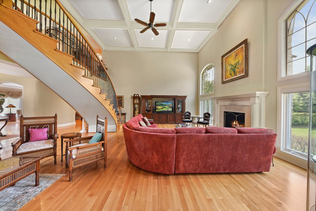 8512 Johnston Road Burr Ridge, IL 60527 - Photo 6 of 34