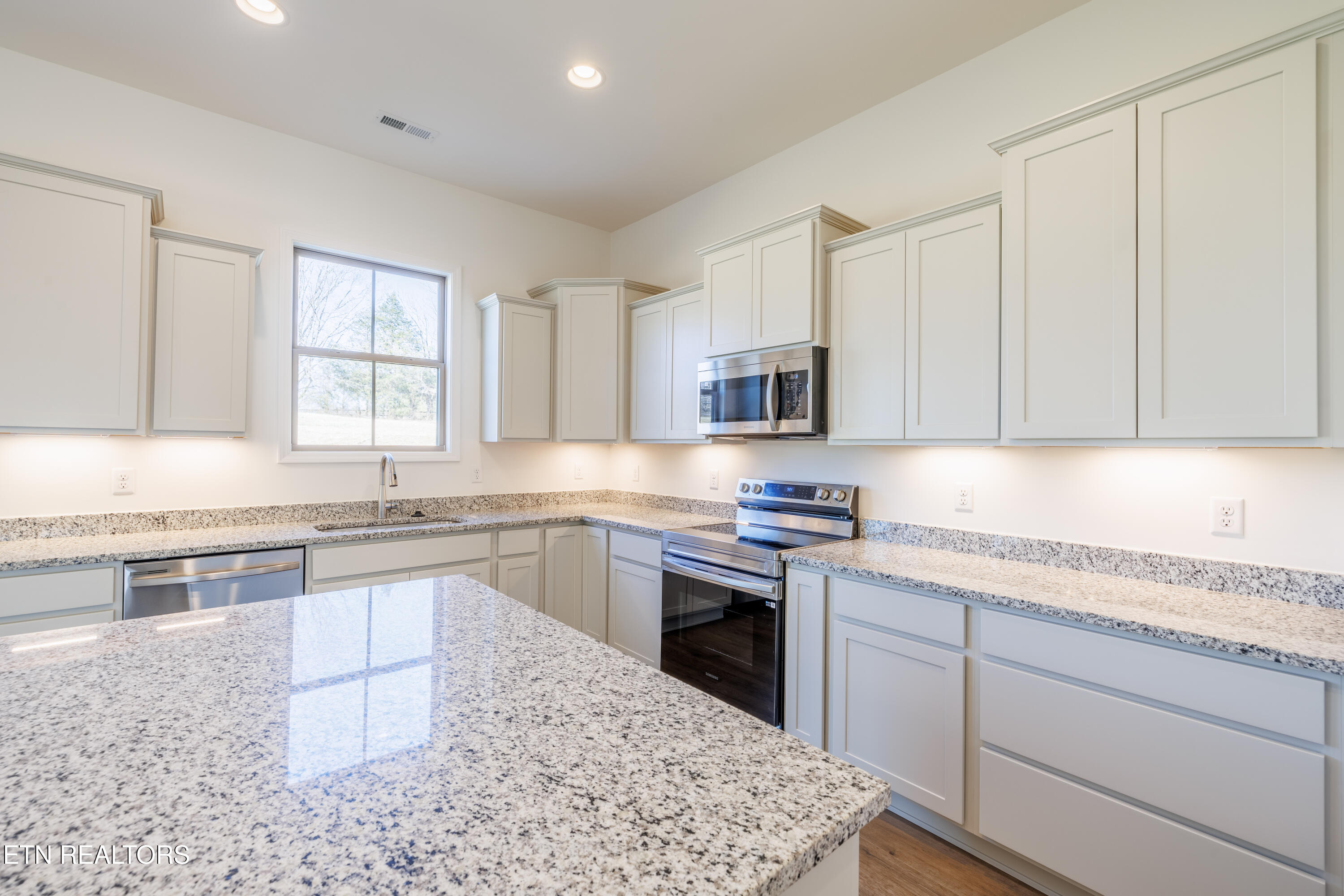 12155 Signal View Road Knoxville, TN 37932 - Photo 16 of 38 HHV352-Elm-20