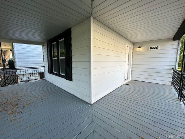 8426 Dale Center Line, MI 48015 - Photo 4 of 34 Gallery Image 4