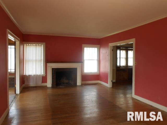 127 West Locust Street Canton, IL 61520 - Photo 3 of 11 Gallery Image 3