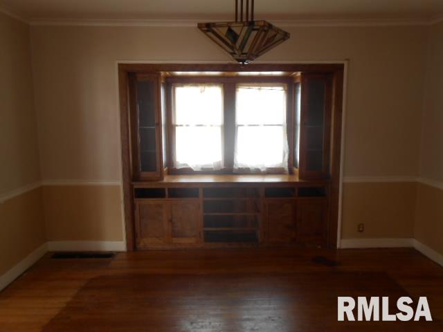 127 West Locust Street Canton, IL 61520 - Photo 5 of 11 Gallery Image 5