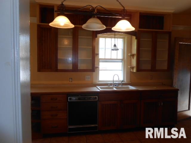 127 West Locust Street Canton, IL 61520 - Photo 6 of 11 Gallery Image 6