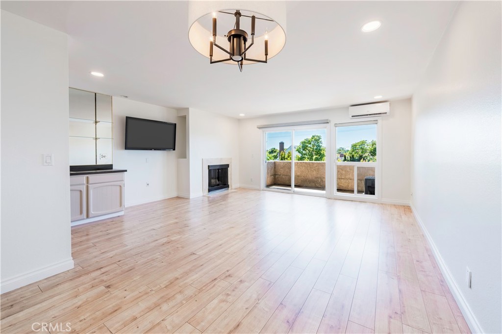 12300 Montecito Road, Unit 27 Seal Beach, CA 90740 - Photo 20 of 45 Living Room