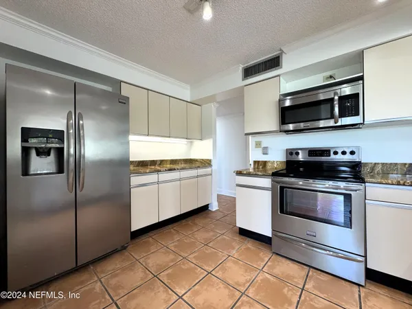 $2,350 | 6000 San Jose Boulevard, Unit 5F, Jacksonville, FL 32217