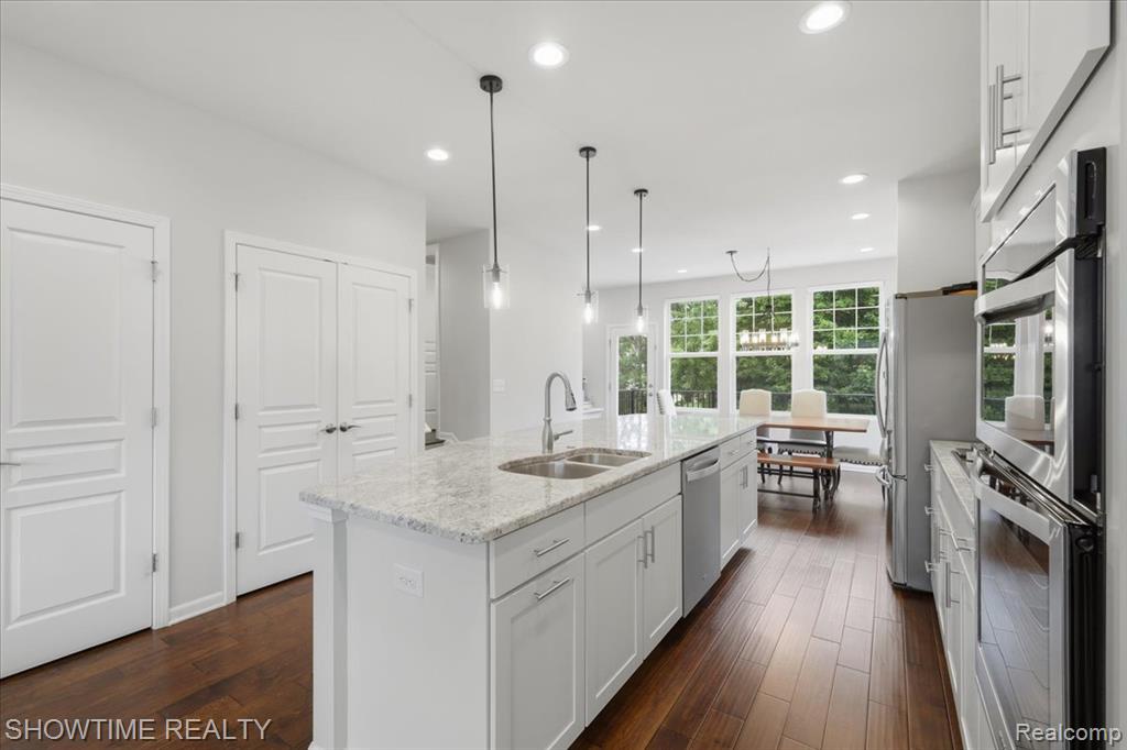 2849 Hartwick Drive Rochester, MI 48307 - Photo 11 of 39 Gallery Image 11