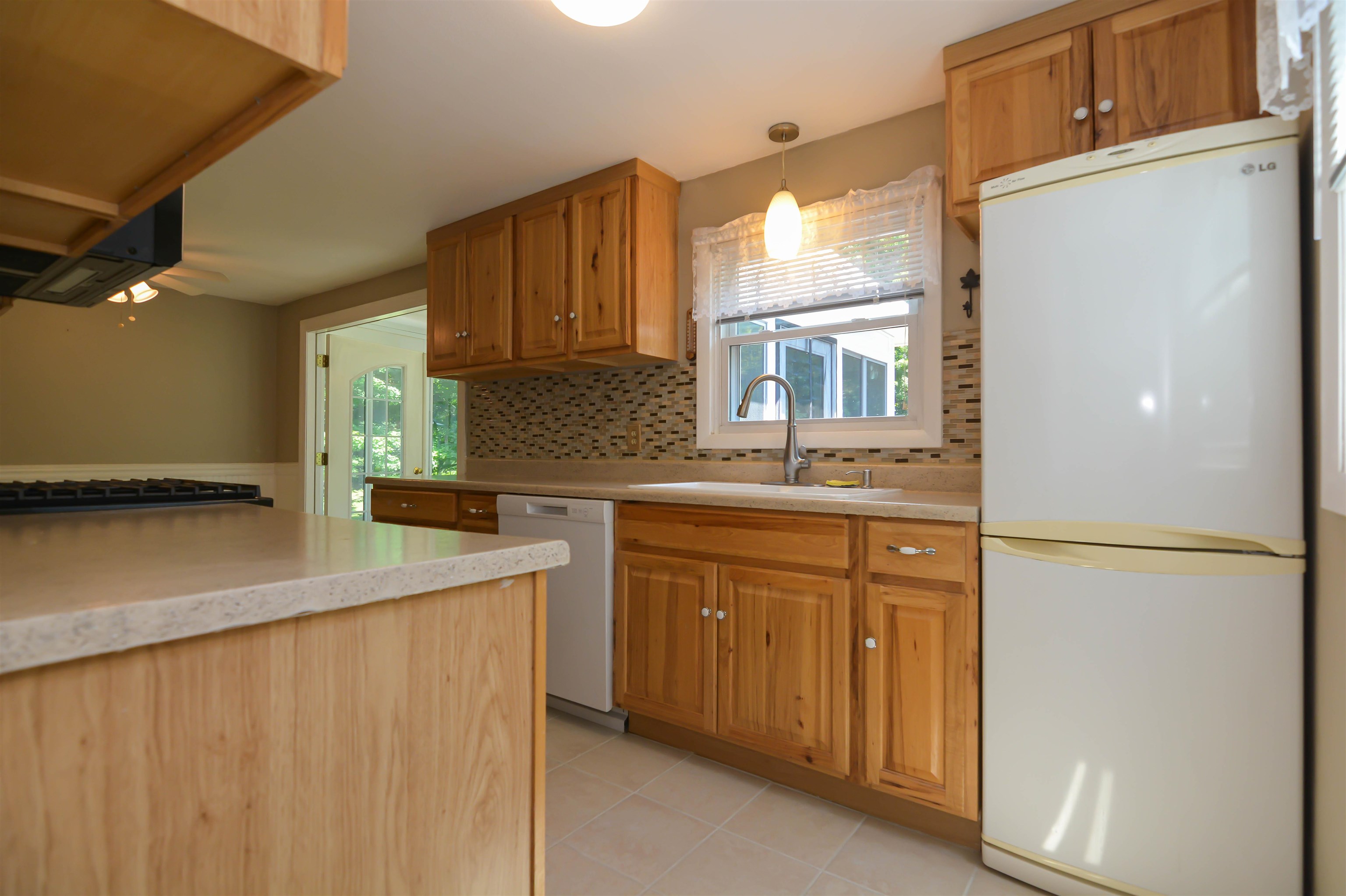 73 Brown Hill Road Hampstead, NH 03826 - Photo 4 of 41