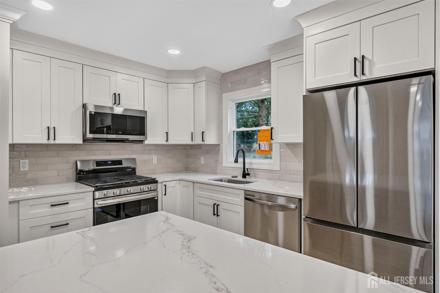 34 Larchmont Road Edison, NJ 08837 - Photo 14 of 38