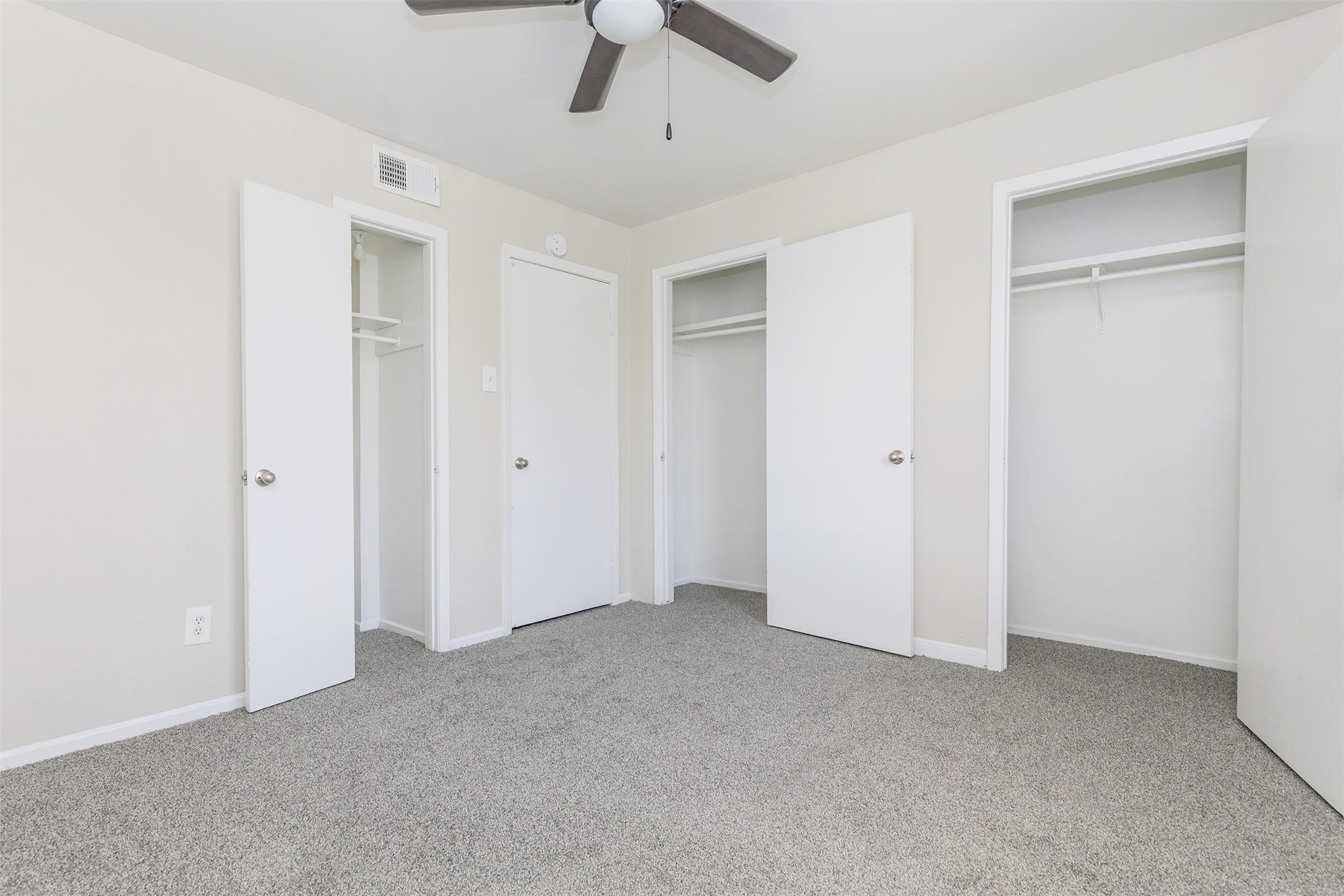 8271 Stone Street, Unit 7107 Houston, TX 77061 - Photo 7 of 28 a view of an empty room