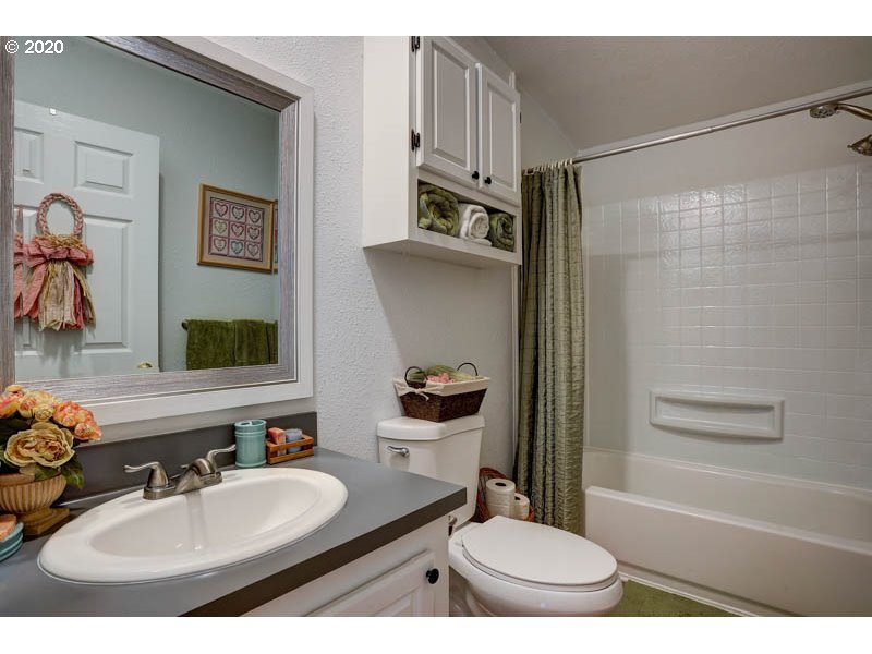 55826 Swan Road Bend, OR 97707 - Photo 11 of 23