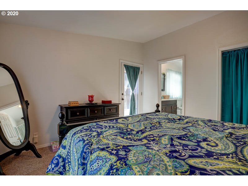 55826 Swan Road Bend, OR 97707 - Photo 8 of 23