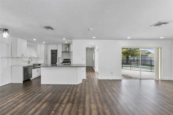 $4,000 | 2261 Utopia Drive, Miramar, FL 33023