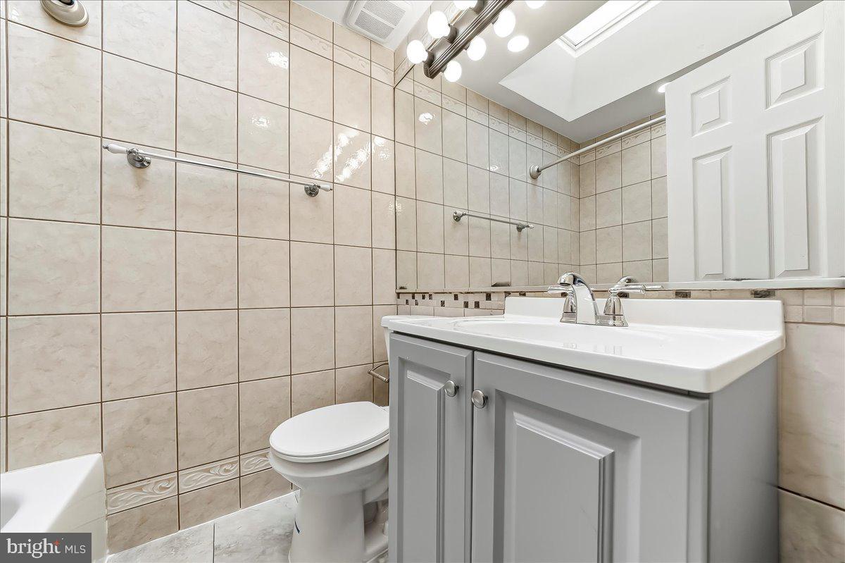 159 Chadwick Avenue Linwood, PA 19061 - Photo 26 of 35 a bathroom with a sink toilet and shower