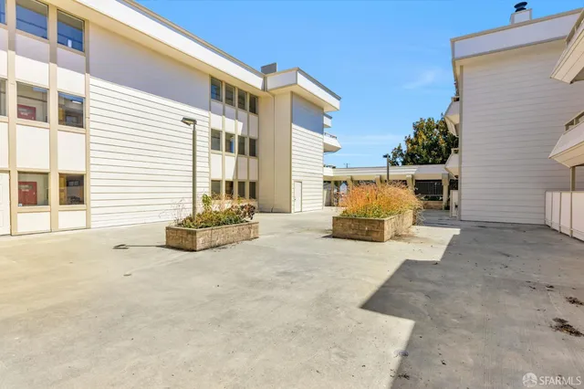 $298,000 | 2077 Washington Avenue, Unit 111, San Leandro, CA 94577