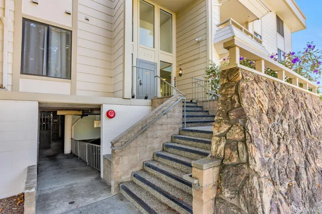 $298,000 | 2077 Washington Avenue, Unit 111, San Leandro, CA 94577