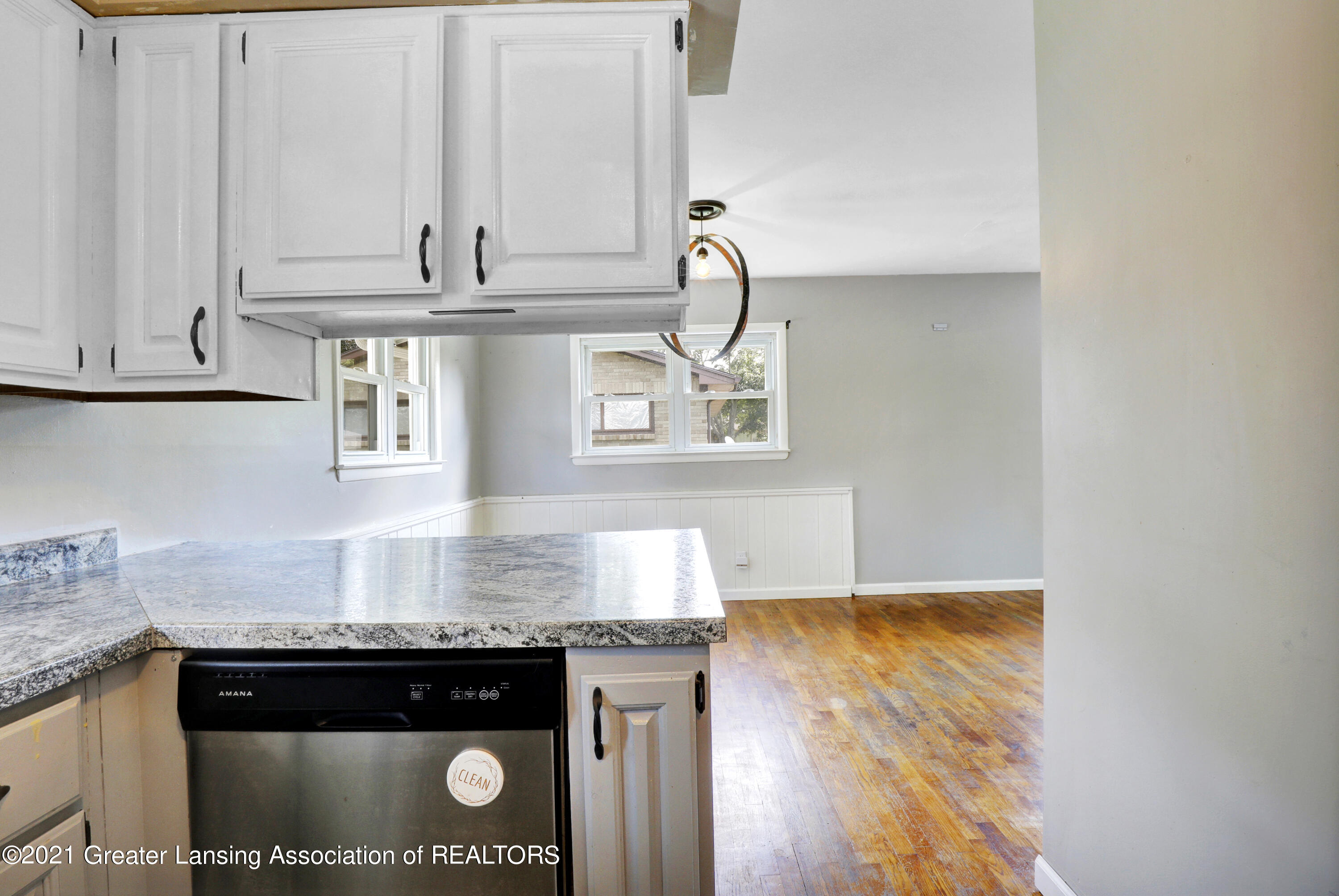 1424 Valley View Road Lansing, MI 48906 - Photo 15 of 34 _I3A7509