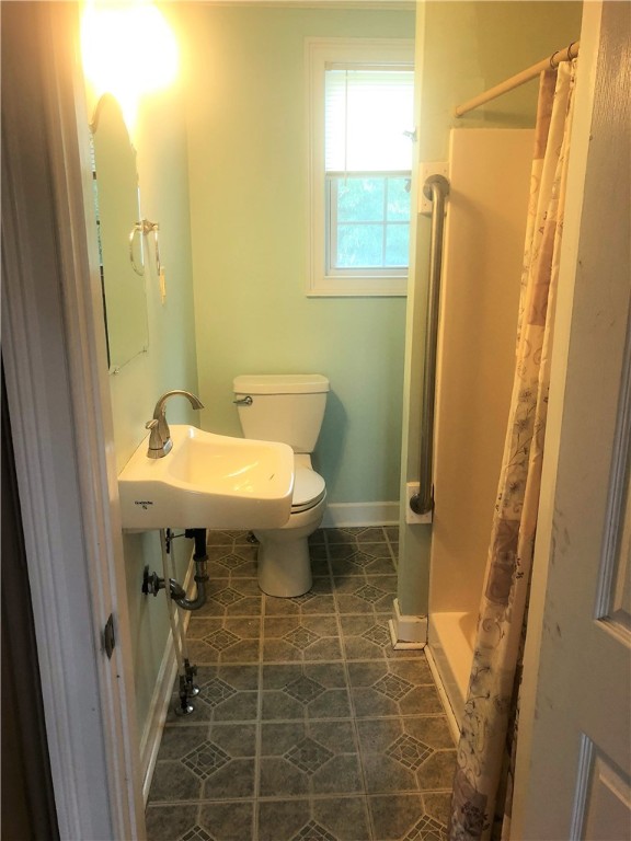 821 Tokeena Road Seneca, SC 29678 - Photo 24 of 30 Gallery Image 24