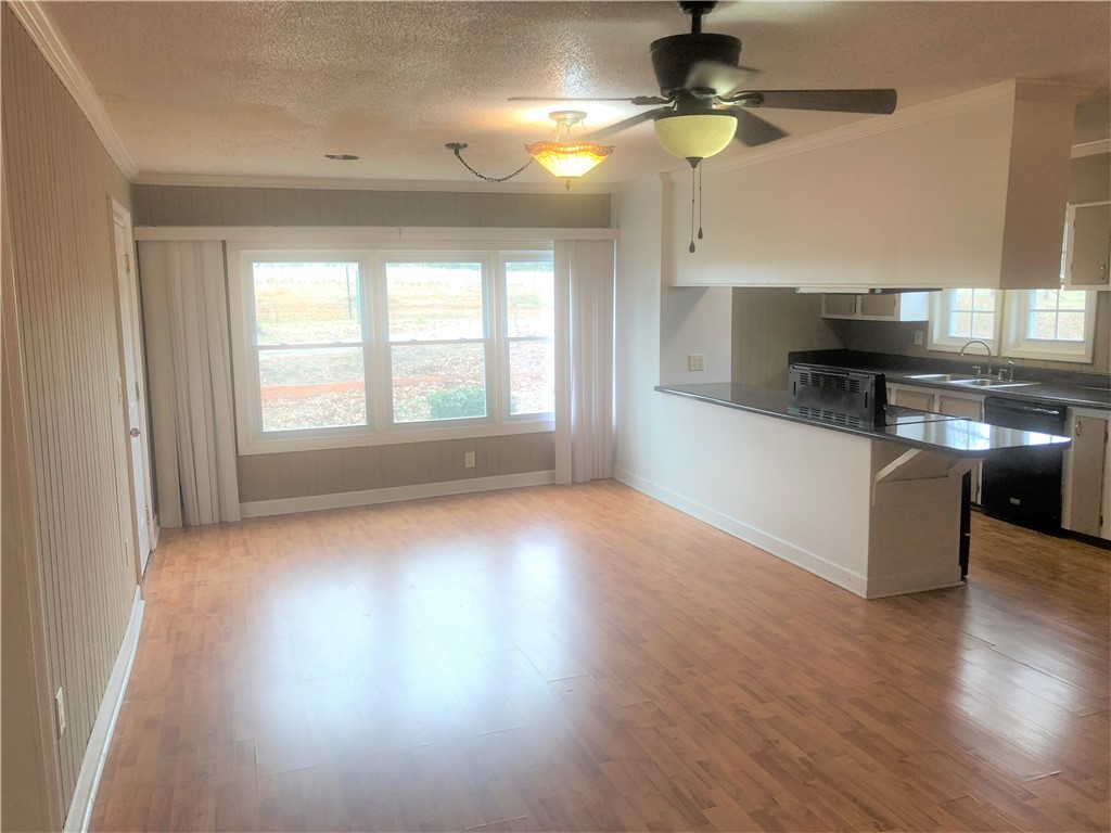 821 Tokeena Road Seneca, SC 29678 - Photo 3 of 30 Gallery Image 3