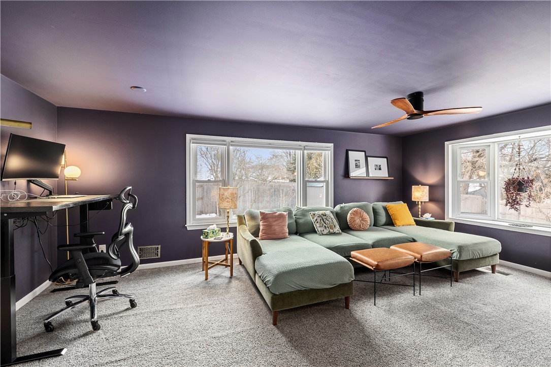 127 Dellwood Road Cranston, RI 02920 - Photo 20 of 47