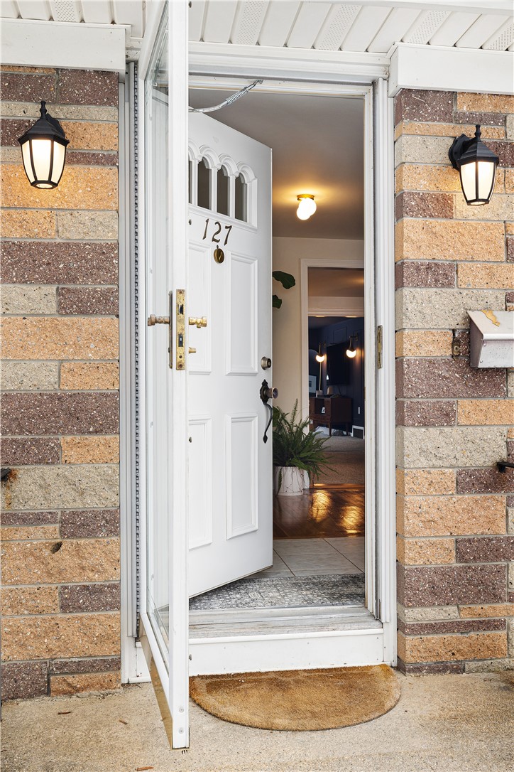 127 Dellwood Road Cranston, RI 02920 - Photo 4 of 47 Welcome!