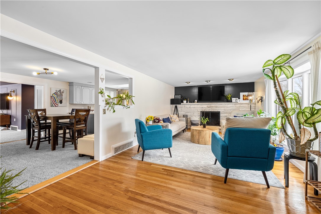 127 Dellwood Road Cranston, RI 02920 - Photo 8 of 47 living room