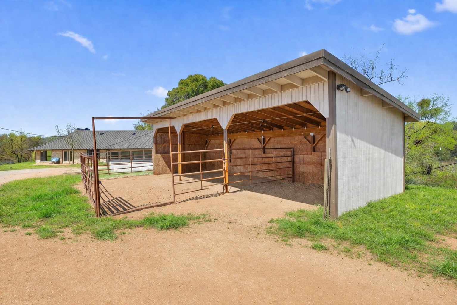 3410 West Ranch Road 152 Llano, TX 78643 - Photo 28 of 36 View of stable