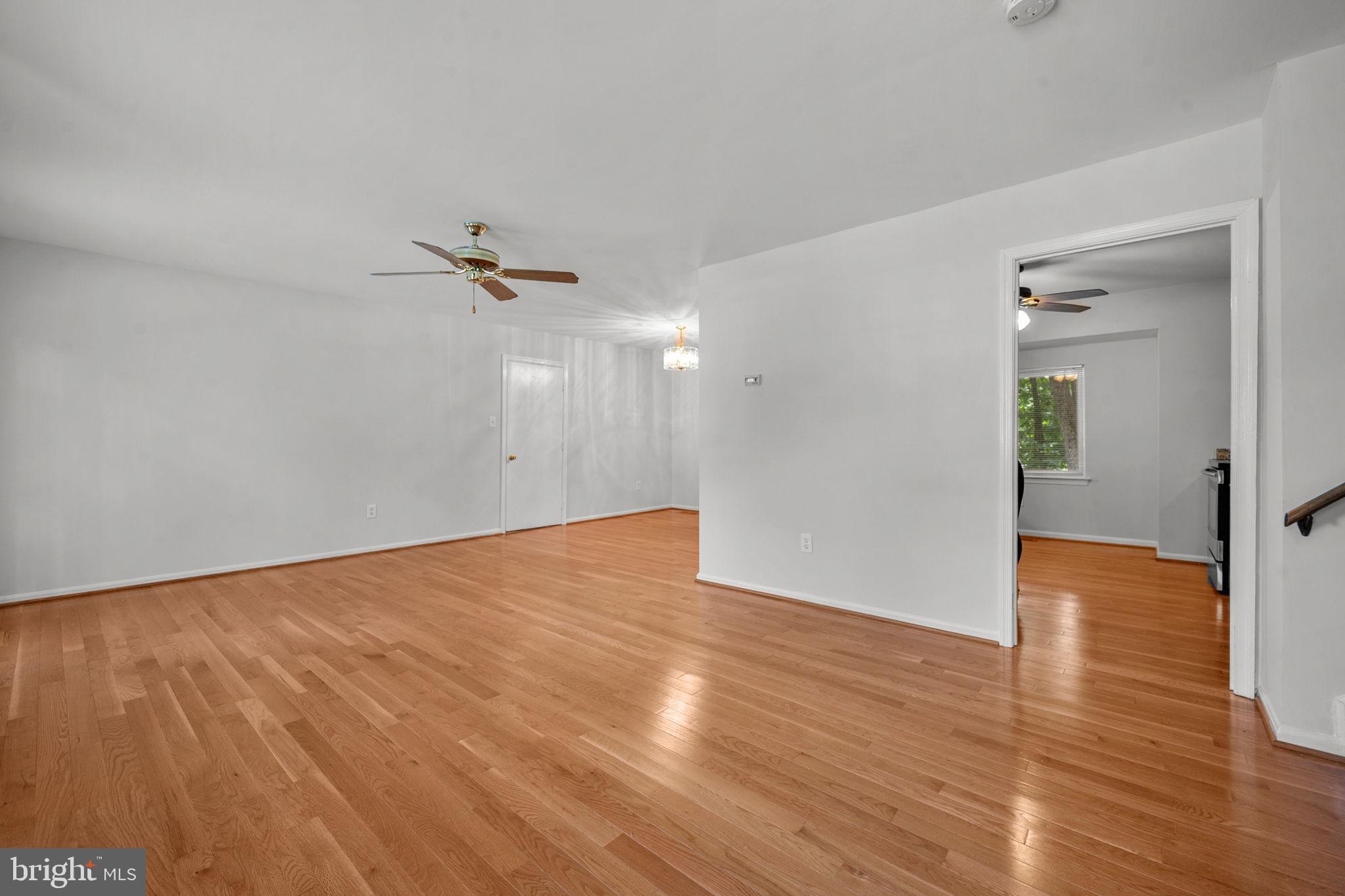2422 Ivywood Road Reston, VA 20191 - Photo 11 of 72 Living Room
