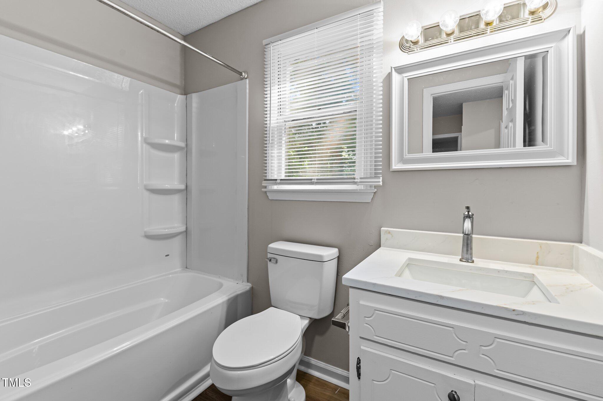 113 Fox Run Henderson, NC 27536 - Photo 12 of 44 28-web-or-mls-DSC_2071