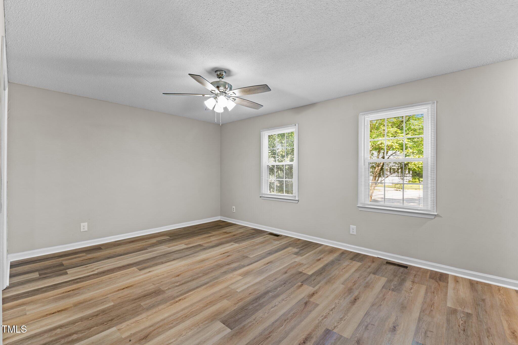 113 Fox Run Henderson, NC 27536 - Photo 5 of 44 18-web-or-mls-DSC_2041