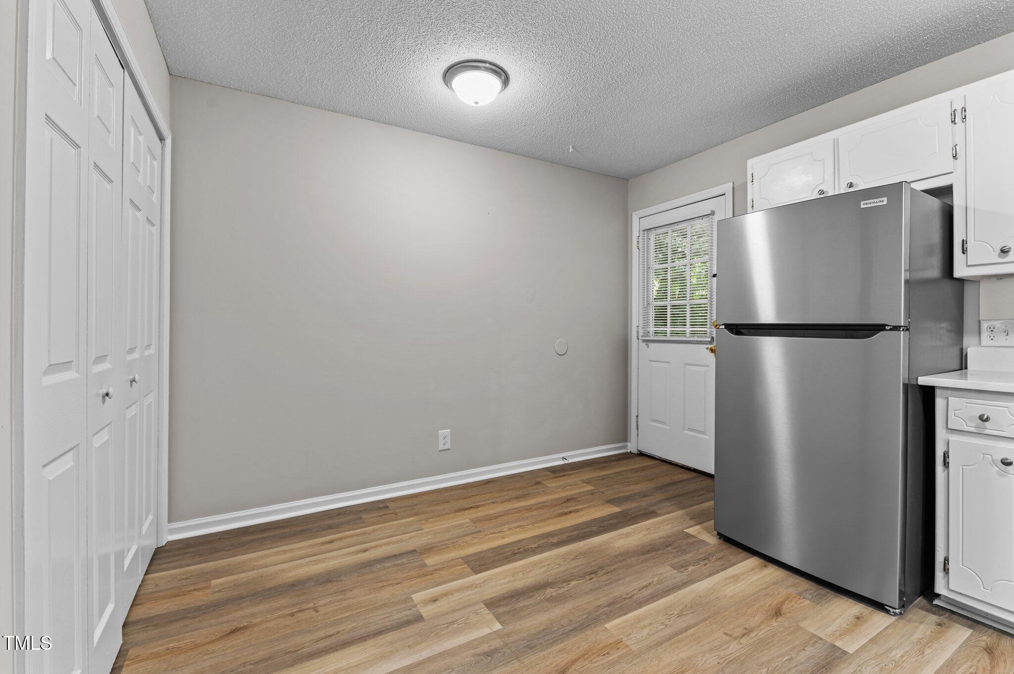 113 Fox Run Henderson, NC 27536 - Photo 8 of 44 25-web-or-mls-DSC_2062