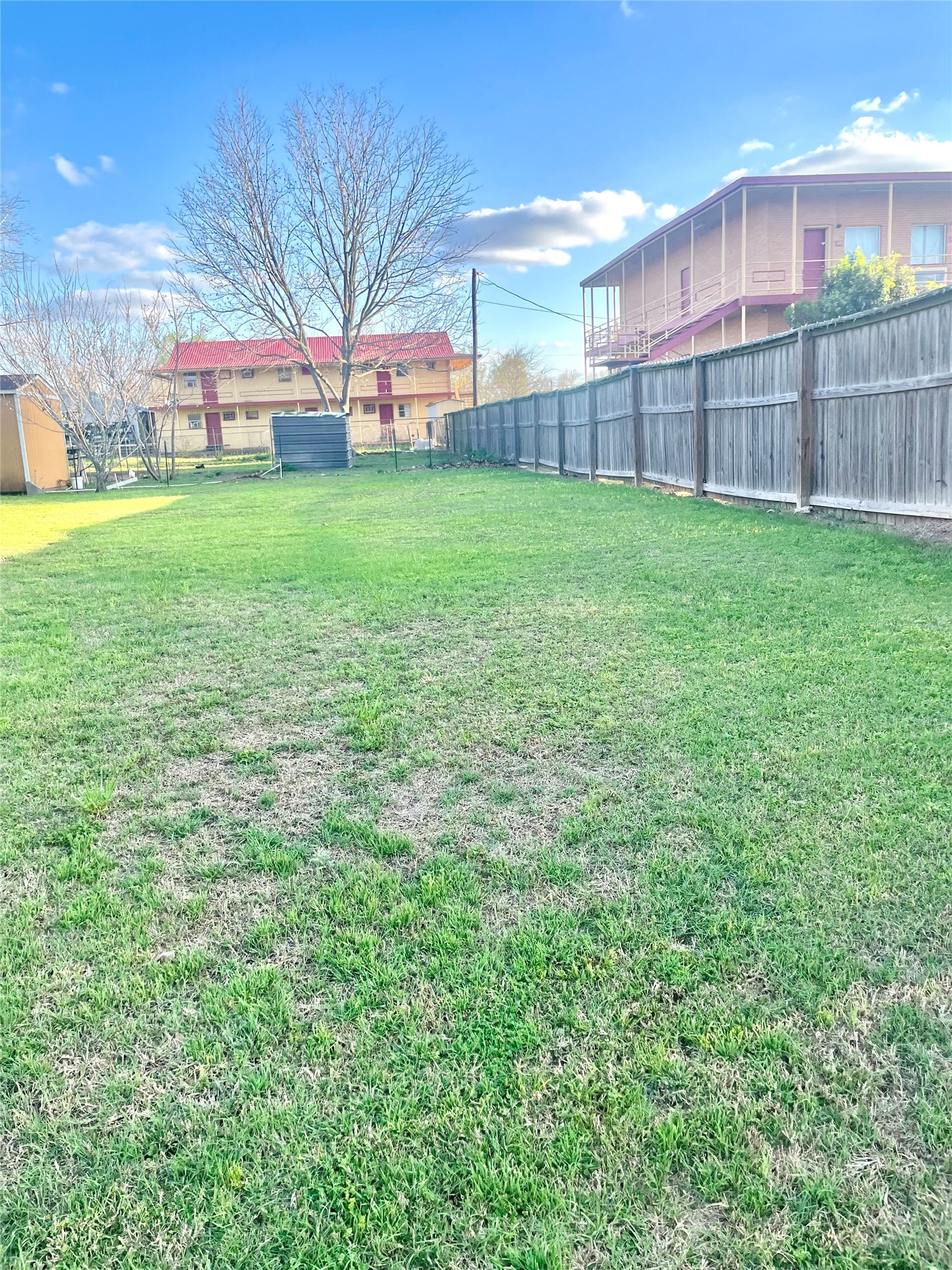 1006 Back Street Columbus, TX 78934 - Photo 3 of 5 a view of a back yard